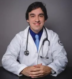 Photo of Dr. Andrés David Velasquez, MD: Editorial Member and Reviewer of NormalBreathing.com